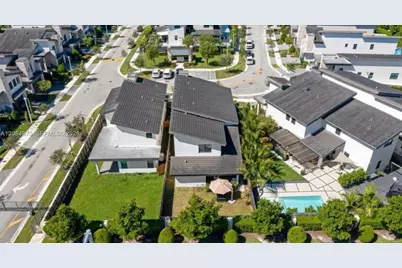 7641 NW 102nd Ct, Doral, FL 33178 - Photo 5