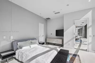 5875 Collins Ave #401, Miami Beach, FL 33140 - Photo 15