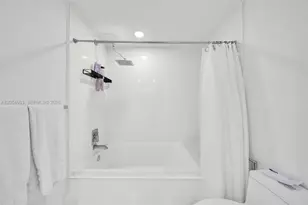 45 SW 9th St, Miami, FL 33130 - Photo 19