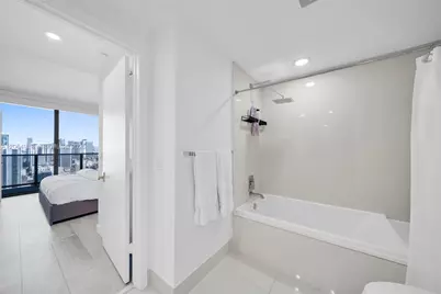45 SW 9th St #3909, Miami, FL 33130 - Photo 17