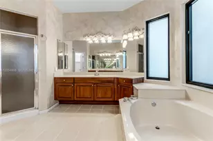 13860 SW 40th St, Davie, FL 33330 - Photo 21