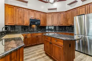 13860 SW 40th St, Davie, FL 33330 - Photo 9