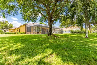 13860 SW 40th St, Davie, FL 33330 - Photo 39