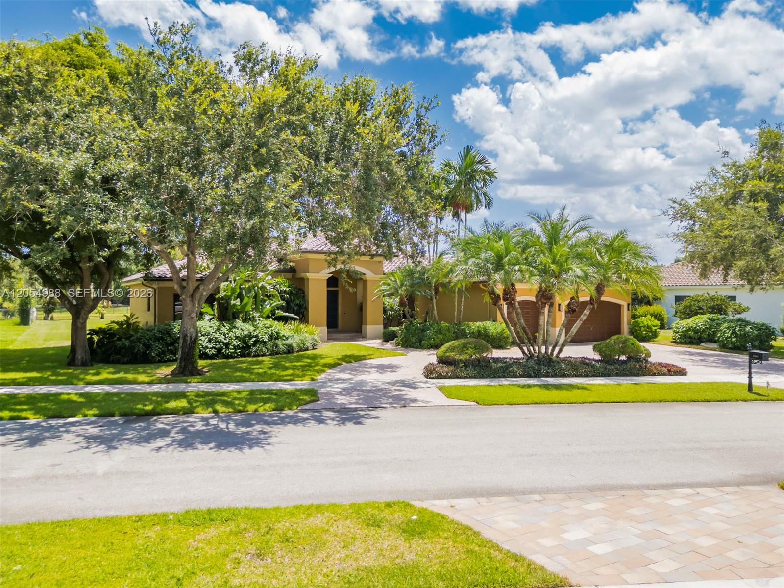 13860 SW 40th St - 13860 SW 40th St, Davie, FL 33330 Luxury Property | Jose Angel Pina