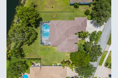 13860 SW 40th St, Davie, FL 33330 - Photo 47