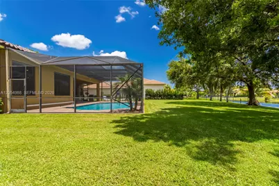 13860 SW 40th St, Davie, FL 33330 - Photo 35