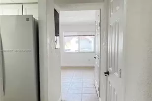 984 W 40th St, Hialeah, FL 33012 - Photo 23