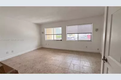 984 W 40th St #2, Hialeah, FL 33012 - Photo 43