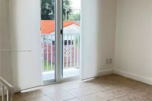 984 W 40th St, Hialeah, FL 33012 - Photo 7
