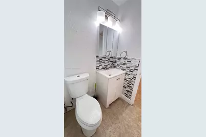 984 W 40th St #2, Hialeah, FL 33012 - Photo 35