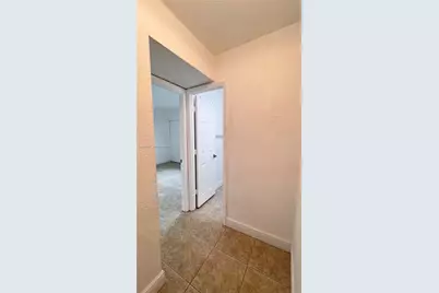 984 W 40th St #2, Hialeah, FL 33012 - Photo 33