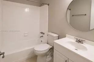 3930 Crystal Lake Dr, Deerfield Beach, FL 33064 - Photo 5