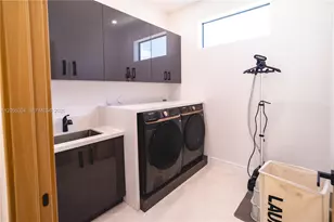 9330 SW 34th St, Miami, FL 33165 - Photo 97