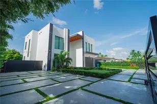9330 SW 34th St, Miami, FL 33165 - Photo 5