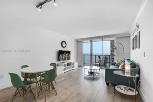 1155 Brickell Bay Dr, Miami, FL 33131 - Photo 3