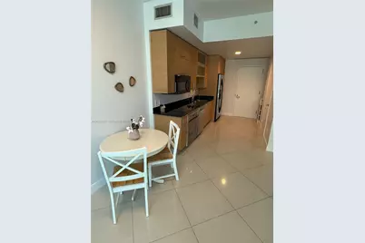 60 SW 13th St #1418, Miami, FL 33130 - Photo 3