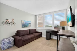 900 St Charles Pl, Pembroke Pines, FL 33026 - Photo 31