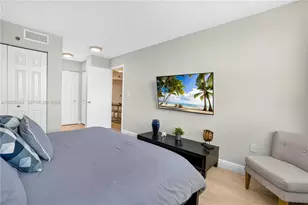900 St Charles Pl, Pembroke Pines, FL 33026 - Photo 23