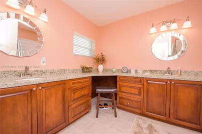 460 SE 24th Dr, Homestead, FL 33033 - Photo 15