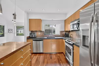 381 NW 94th Ter, Plantation, FL 33324 - Photo 19