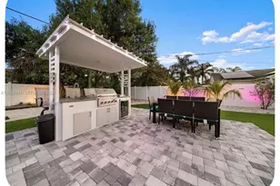 466 SW Prado Ave, Port Saint Lucie, FL 34983 - Photo 9