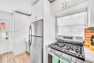426 NE 26th St, Miami, FL 33137 - Photo 21