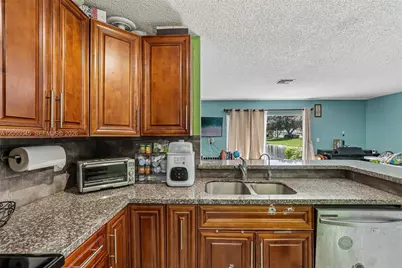 115 NW 108th Ave, Pembroke Pines, FL 33026 - Photo 11