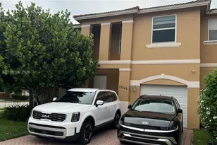 13540 NW 7th Ct, Pembroke Pines, FL 33028 - Photo 1