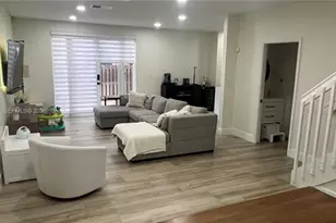 13540 NW 7th Ct, Pembroke Pines, FL 33028 - Photo 3