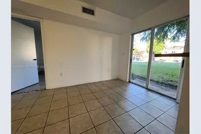 985 NE 33rd Ter #104, Homestead, FL 33033 - Photo 11