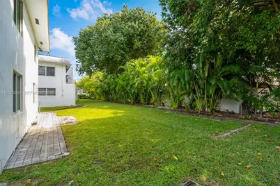 560 NE 63rd St, Miami, FL 33138 - Photo 33