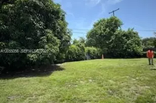863 NW 139th St, Miami, FL 33168 - Photo 7