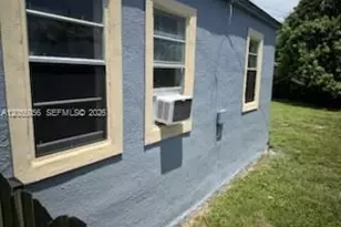 863 NW 139th St, Miami, FL 33168 - Photo 3