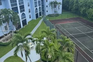 9440 Fontainebleau Blvd, Miami, FL 33172 - Photo 13