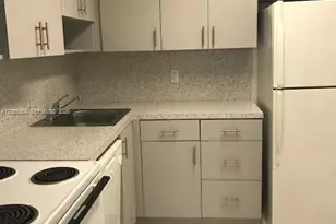 9440 Fontainebleau Blvd, Miami, FL 33172 - Photo 5