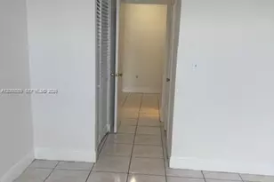 9440 Fontainebleau Blvd, Miami, FL 33172 - Photo 11