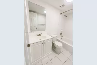 5625 W 20th Ave #404, Hialeah, FL 33012 - Photo 5