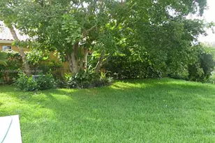 5851 SW 28th St, Miami, FL 33155 - Photo 15
