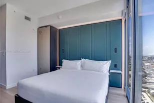 20 NE 11th St, Miami, FL 33132 - Photo 9