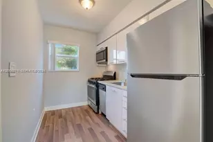 8000 NE Bayshore Ct, Miami, FL 33138 - Photo 9