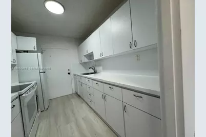 5401 Collins Ave #513, Miami Beach, FL 33140 - Photo 17