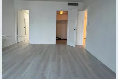 5401 Collins Ave #513, Miami Beach, FL 33140 - Photo 27