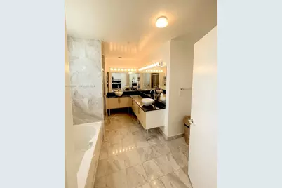 31 SE 5th St #3712, Miami, FL 33131 - Photo 15