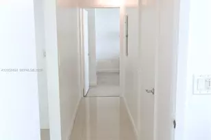 31 SE 5th St, Miami, FL 33131 - Photo 11
