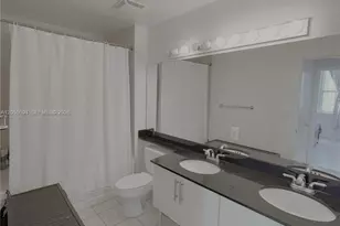 31 SE 5th St, Miami, FL 33131 - Photo 19