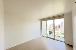 31 SE 5th St, Miami, FL 33131 - Photo 13