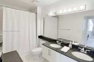 31 SE 5th St, Miami, FL 33131 - Photo 17