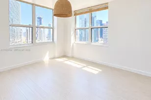 31 SE 5th St, Miami, FL 33131 - Photo 17
