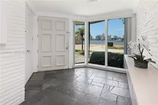 803 N Southlake Dr, Hollywood, FL 33019 - Photo 9