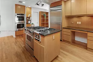 803 N Southlake Dr, Hollywood, FL 33019 - Photo 27
